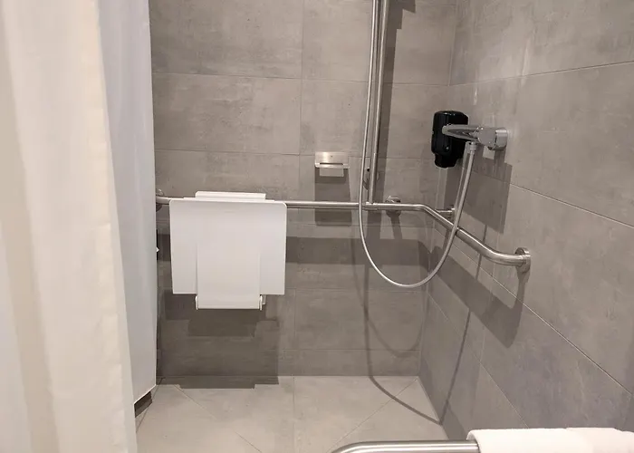 מלון Kolping-hotel 3*